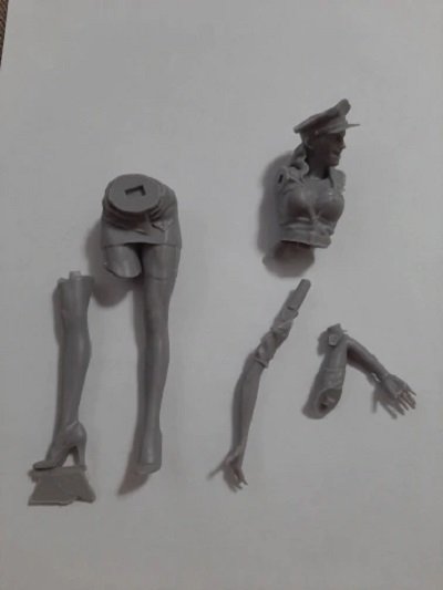 Unpainted 1/16 Military Police Girl Resin Figure Model Kit Unassembled