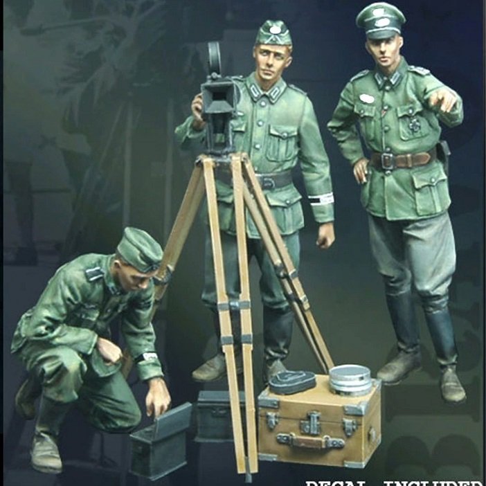 Unpainted 1/35 3pcs German Soldiers Propaganda Troops WW2 Resin Figure Model Kit Unassembled(With Device)