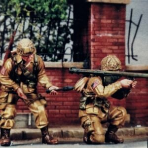 Unpainted 1/35 US Paratroopers With Bazooka Resin Figure Model Kit Unassembled
