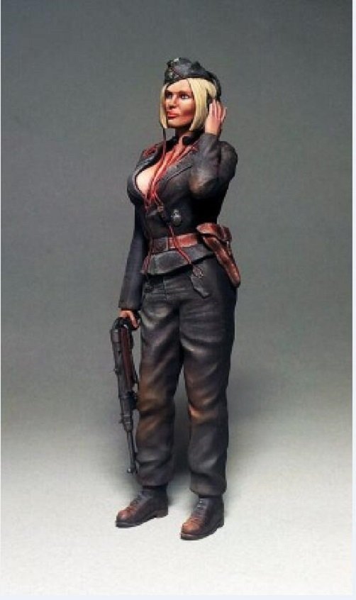 Unpainted 1/16 Sexy German Tank Girl Resin Figure Model Kit Unassembled