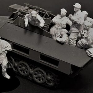 Unpainted 1/35 8pcs German Soldiers WW2 Resin Figure Model Kit Unassembled-No Vehicle