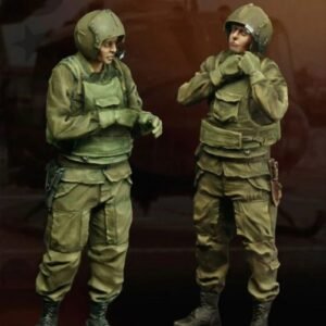 Unpainted 1/35 US Army Helicopter Pilots Vietnam War Resin Figure Model Kit Unassembled