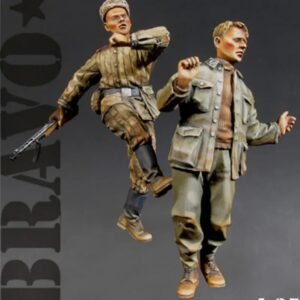 Unpainted 1/35 Soviet Soldier & Captive WW2 Resin Figure Model Kit Unassembled