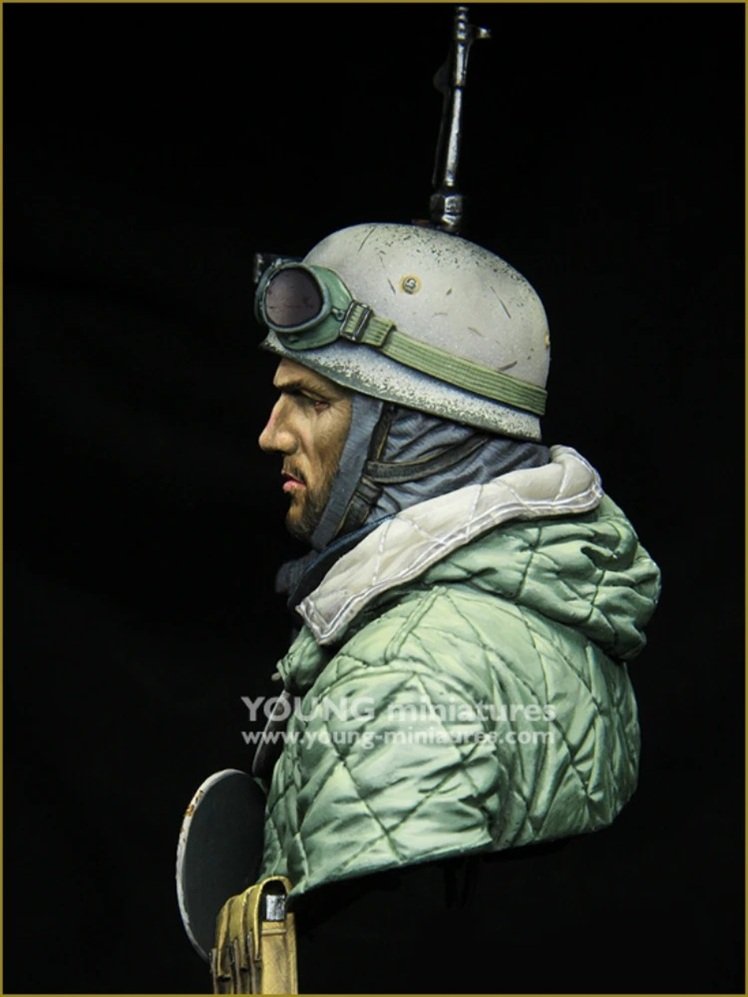 Unpainted 1/10 BUST German Paratrooper 1943 Resin Figure Model Kit Unassembled