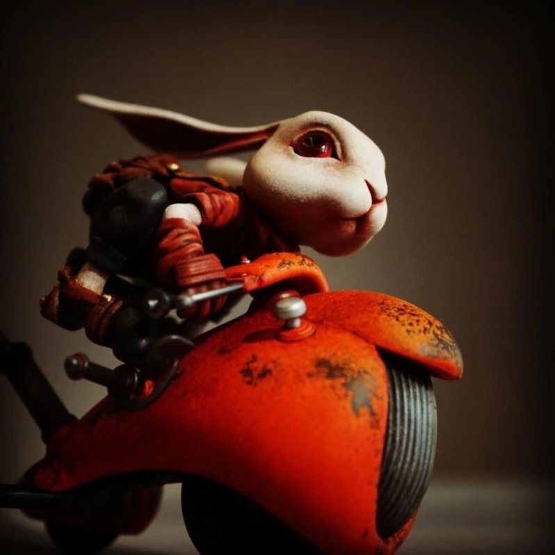 Unpainted 1/12 Cute Rabbit Driver With Motorcycle Resin Figure Model Kit Unassembled