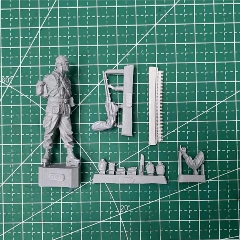 Unpainted 1/35 Australian Army SAS Soldier Vietnam War Resin Figure Model Kit Unassembled